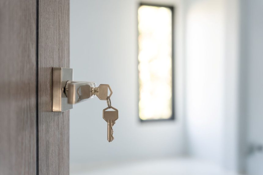 wymiana zamków Czy po przeprowadzce trzeba zmienić zamki?